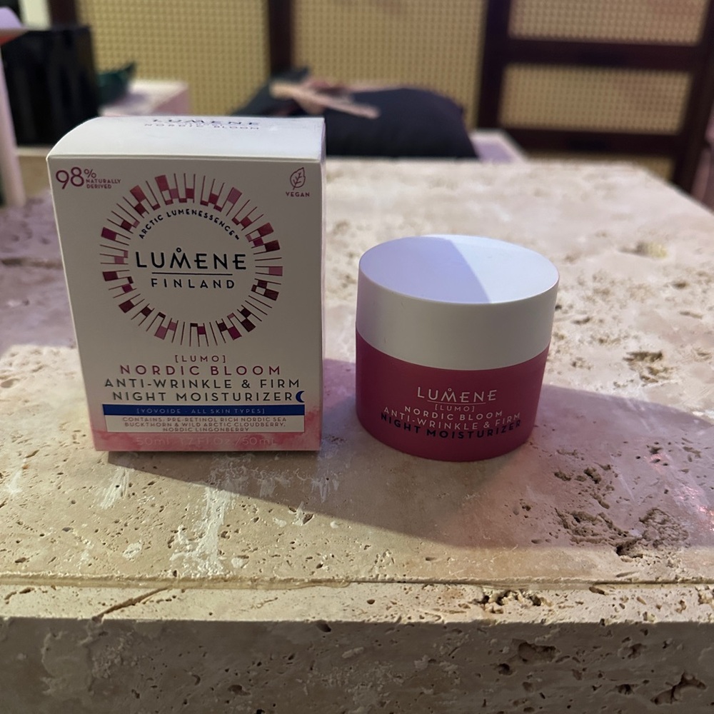 LuMee Nordic Bloom Night Moisturizer - Pink